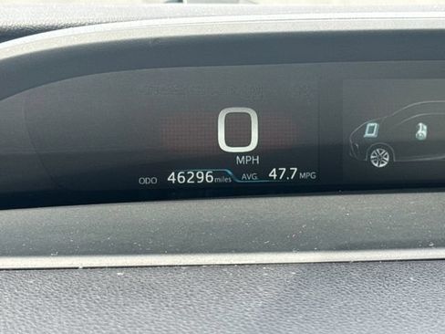 Used 2022 Toyota Prius LE FWD image 18