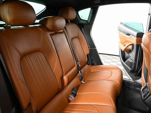 Used 2022 Maserati Levante GT image 21