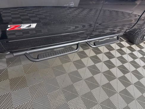 Used 2017 Chevrolet Silverado 1500 LTZ Z71 w/ Midnight Edition image 12