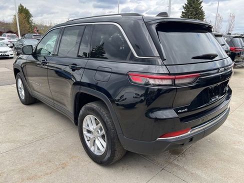 Certified 2023 Jeep Grand Cherokee Laredo w/ Luxury Tech Group I AWD/4WD image 4