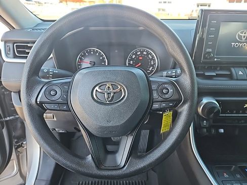Used 2021 Toyota RAV4 LE image 13