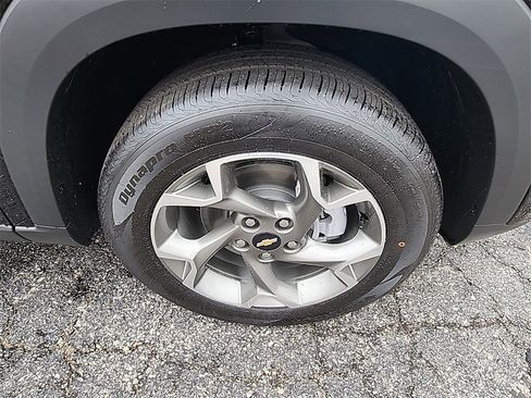 New 2026 Chevrolet Trax LT w/ Driver Confidence Package image 10