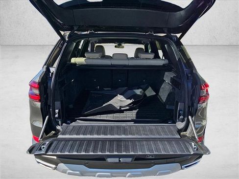 Used 2022 BMW X5 xDrive40i w/ Parking Assistance Package image 6