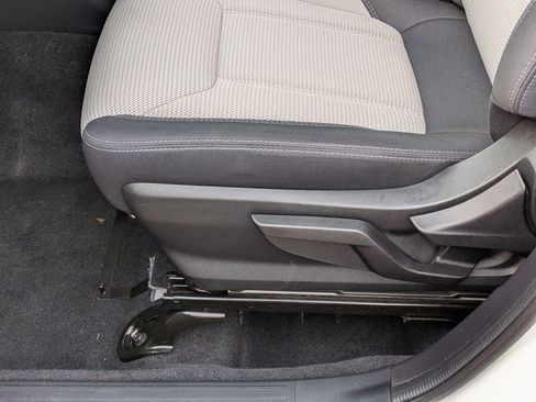 Used 2022 Subaru Forester Base image 12