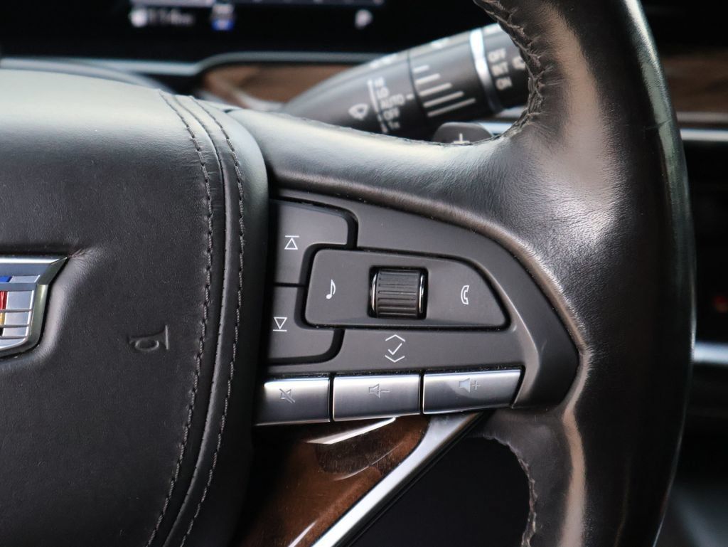 Used 2021 Cadillac Escalade Premium Luxury Platinum w/ Heavy-Duty Trailer Package AWD/4WD image 35