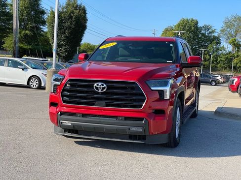 Used 2025 Toyota Sequoia SR5 AWD/4WD image 3