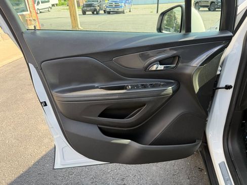Used 2020 Buick Encore Preferred FWD image 12