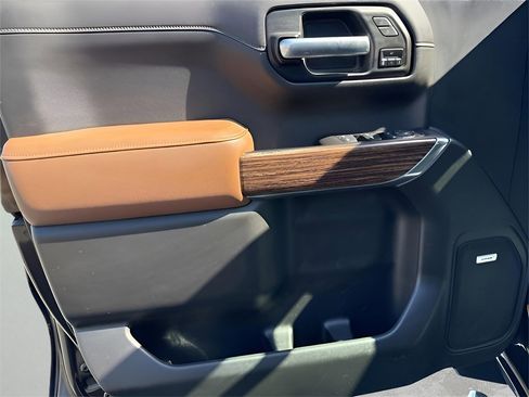 Used 2019 Chevrolet Silverado 1500 High Country w/ Technology Package image 20