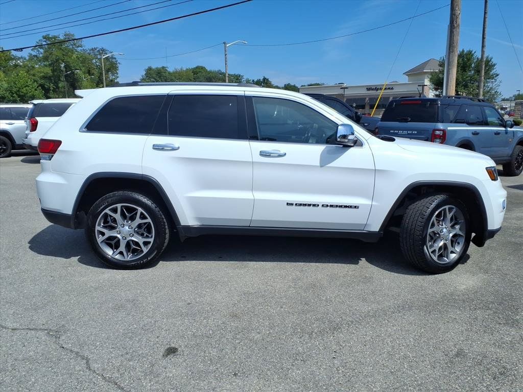 Used 2022 Jeep Grand Cherokee Limited w/ Trailer Tow Group IV AWD/4WD image 3