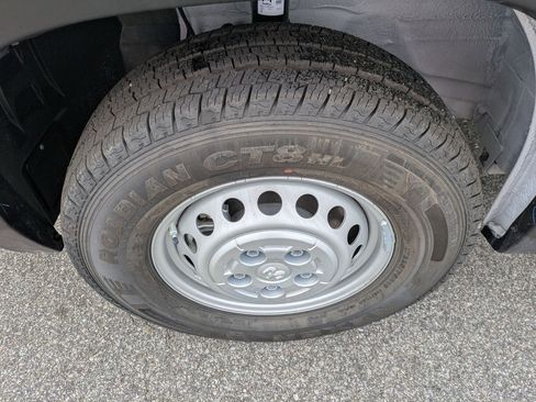 New 2026 RAM ProMaster 2500 w/ Convenience Group image 9