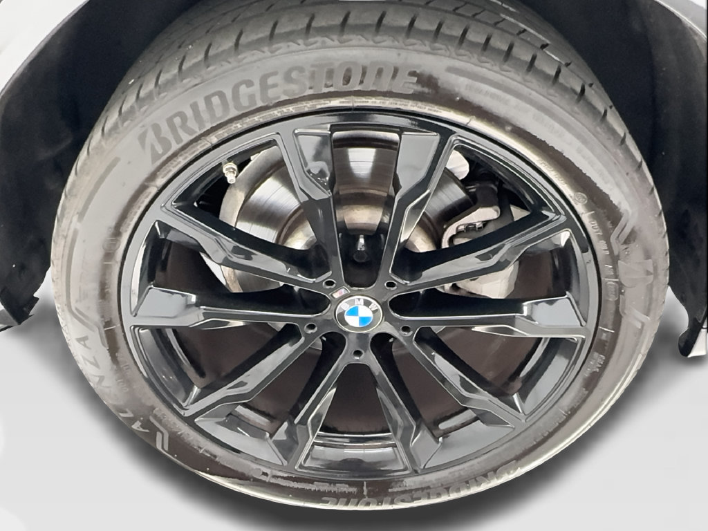 Used 2025 BMW X4 xDrive30i w/ M Sport Package AWD/4WD image 18