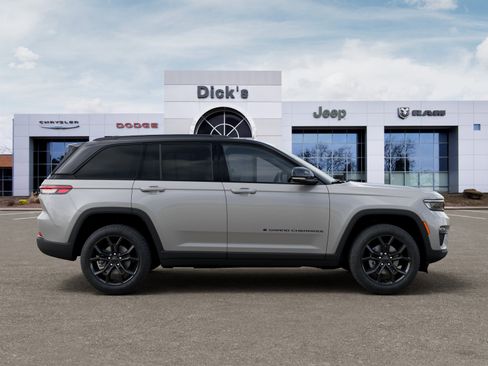 New 2025 Jeep Grand Cherokee Limited w/ Trailer Tow Package AWD/4WD image 21