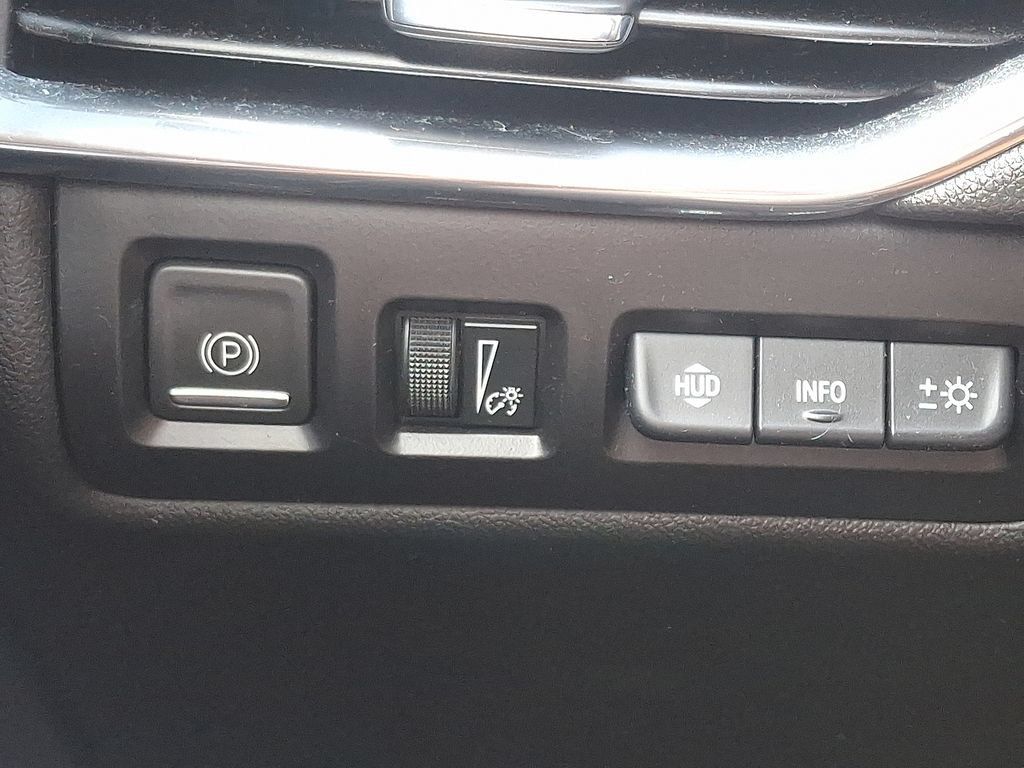 Used 2020 Cadillac XT4 Premium Luxury AWD/4WD image 23