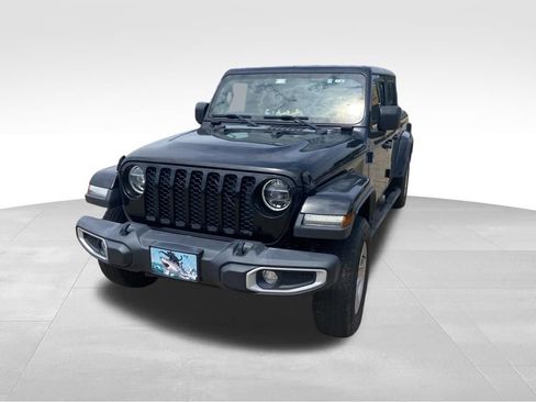 Used 2022 Jeep Gladiator Sport AWD/4WD image 2