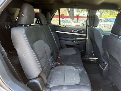 Used 2019 Ford Explorer XLT w/ Equipment Group 201A AWD/4WD image 30