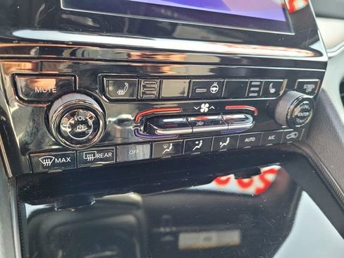 Used 2024 Jeep Grand Cherokee Altitude image 20