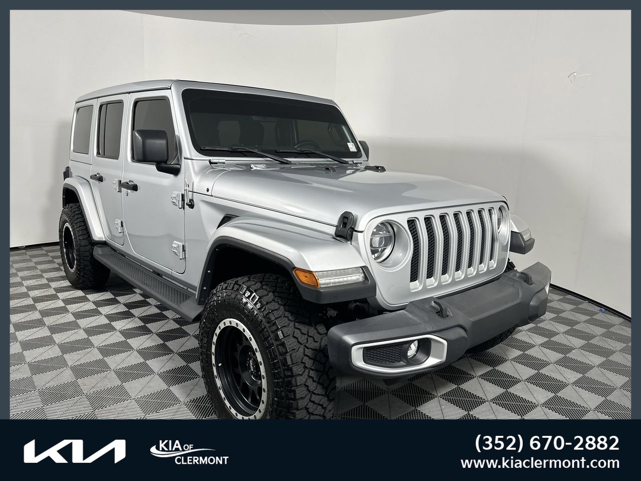 Used 2022 Jeep Wrangler Unlimited Sahara w/ LED Lighting Group AWD/4WD image 1