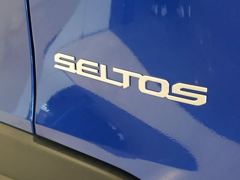 Used 2025 Kia Seltos S FWD image 8