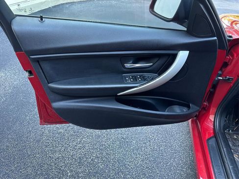 Used 2016 BMW 320i Sedan RWD image 21