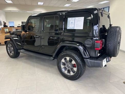 Used 2018 Jeep Wrangler Unlimited Sahara image 6
