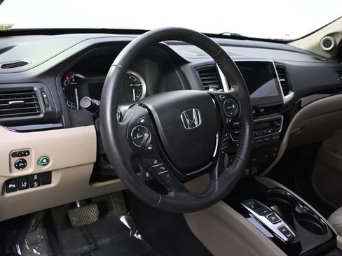 Used 2017 Honda Pilot Elite image 11