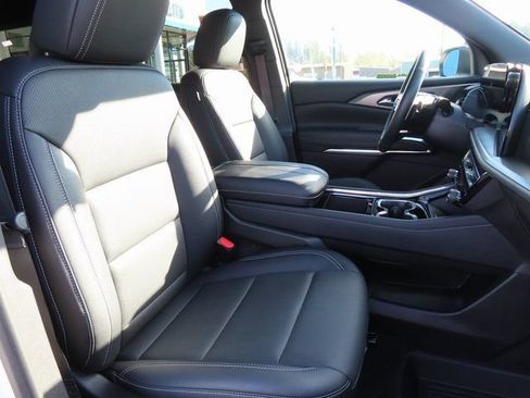 Used 2025 Chevrolet Traverse LT AWD/4WD image 35