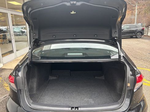 Used 2025 Toyota Corolla LE image 30