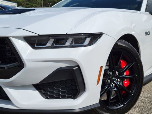 Used 2024 Ford Mustang GT Premium image 9