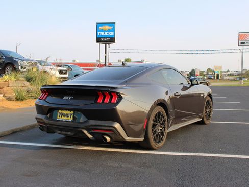 Used 2024 Ford Mustang GT Premium image 8