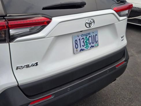 Used 2019 Toyota RAV4 XLE Premium w/ Advanced Technology Package AWD/4WD image 14