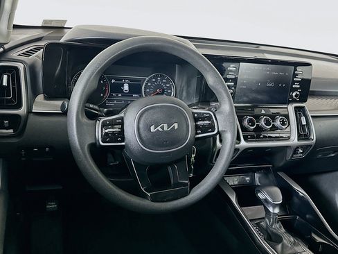 Used 2023 Kia Sorento LX image 18