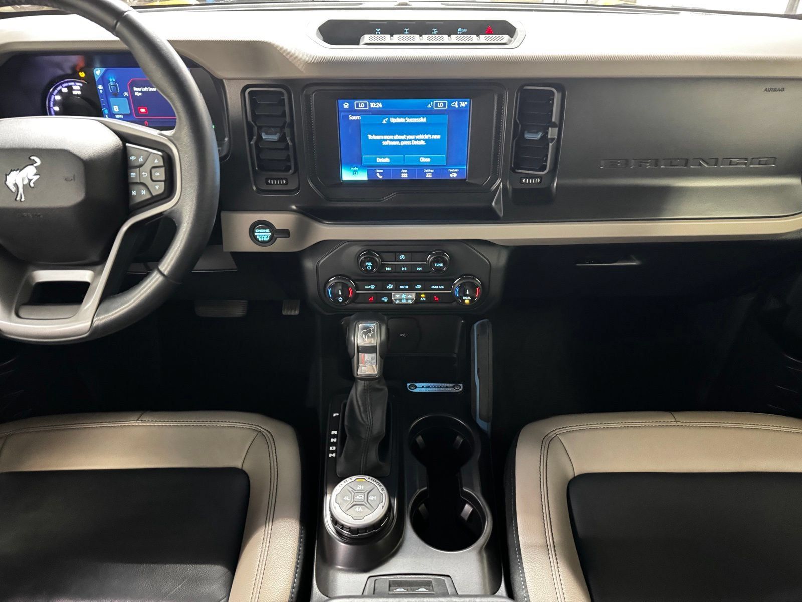 Used 2022 Ford Bronco Wildtrak AWD/4WD image 14