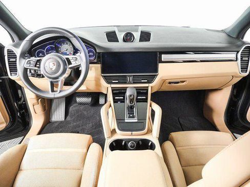 Certified 2023 Porsche Cayenne Platinum Edition AWD/4WD image 20