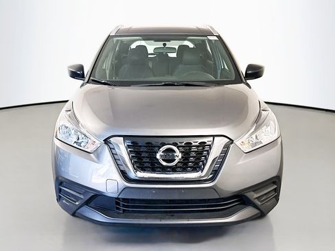Used 2019 Nissan Kicks S image 2
