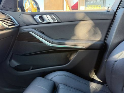 Used 2019 BMW X5 xDrive40i w/ Premium Package 2 AWD/4WD image 37