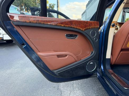 Used 2014 Bentley Mulsanne RWD image 22