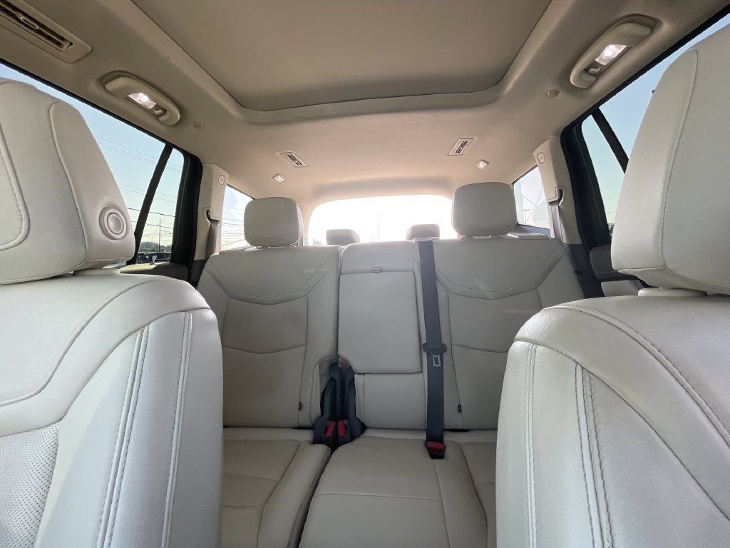 Used 2023 Cadillac XT6 Premium Luxury w/ Technology Package FWD image 20