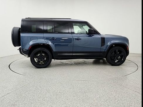 New 2026 Land Rover Defender 110 X-Dynamic SE image 4