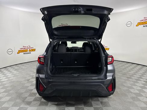 Used 2024 Subaru Crosstrek 2.0i image 5