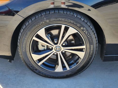 Used 2023 Nissan Sentra SV image 11