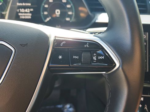 Used 2022 Audi e-tron Chronos AWD/4WD image 28