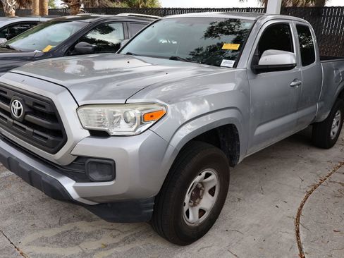 Certified 2017 Toyota Tacoma SR image 2
