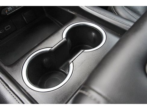 Used 2022 Chevrolet Tahoe Z71 w/ Z71 Off-Road Package image 31