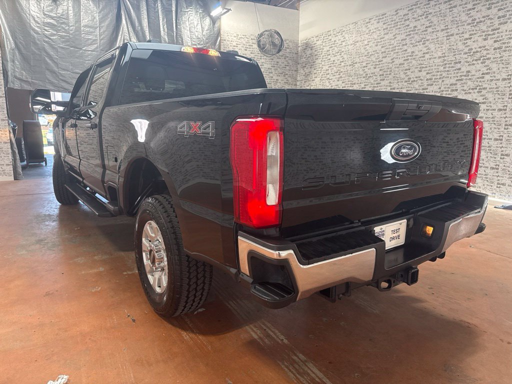 Used 2023 Ford F250 XLT AWD/4WD image 5