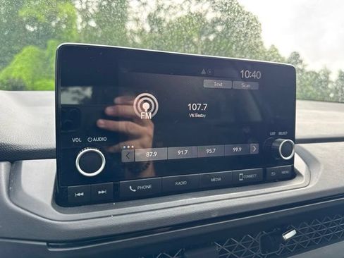 Used 2025 Honda Accord SE image 19
