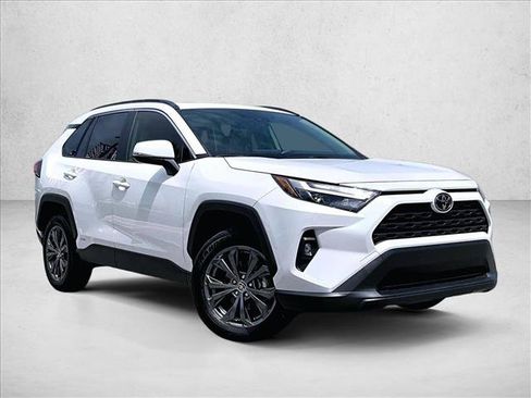 Used 2025 Toyota RAV4 XLE Premium w/ Weather Package AWD/4WD image 11