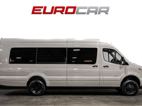 Used 2025 Mercedes-Benz Sprinter 3500 image 6