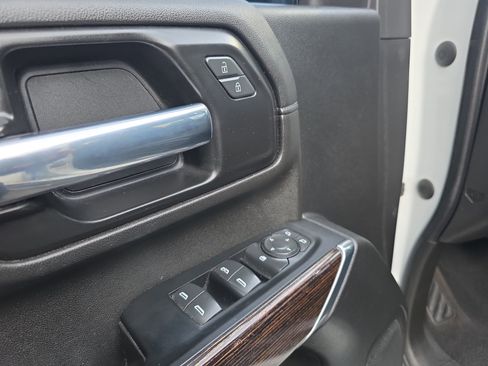 Used 2022 GMC Sierra 3500 SLE w/ SLE Convenience Package image 16