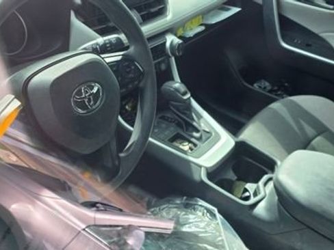Used 2020 Toyota RAV4 XLE w/ Convenience Package image 5