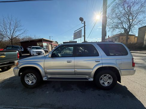 Used 2000 Toyota 4Runner Limited image 48